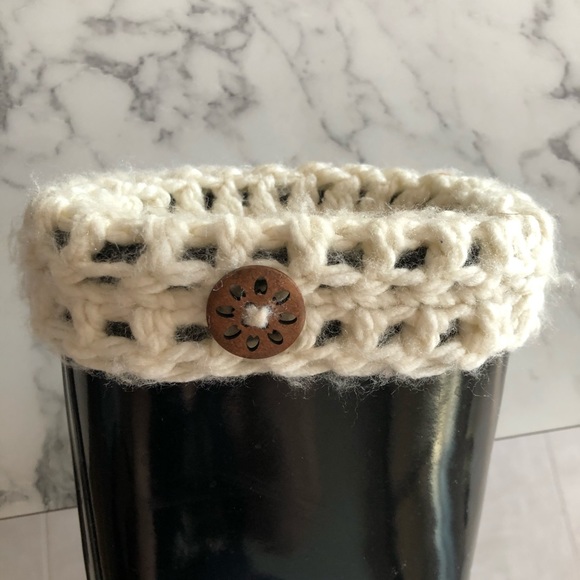 Rain boot Woolies - Cream knit with wooden button. - Picture 4 of 5